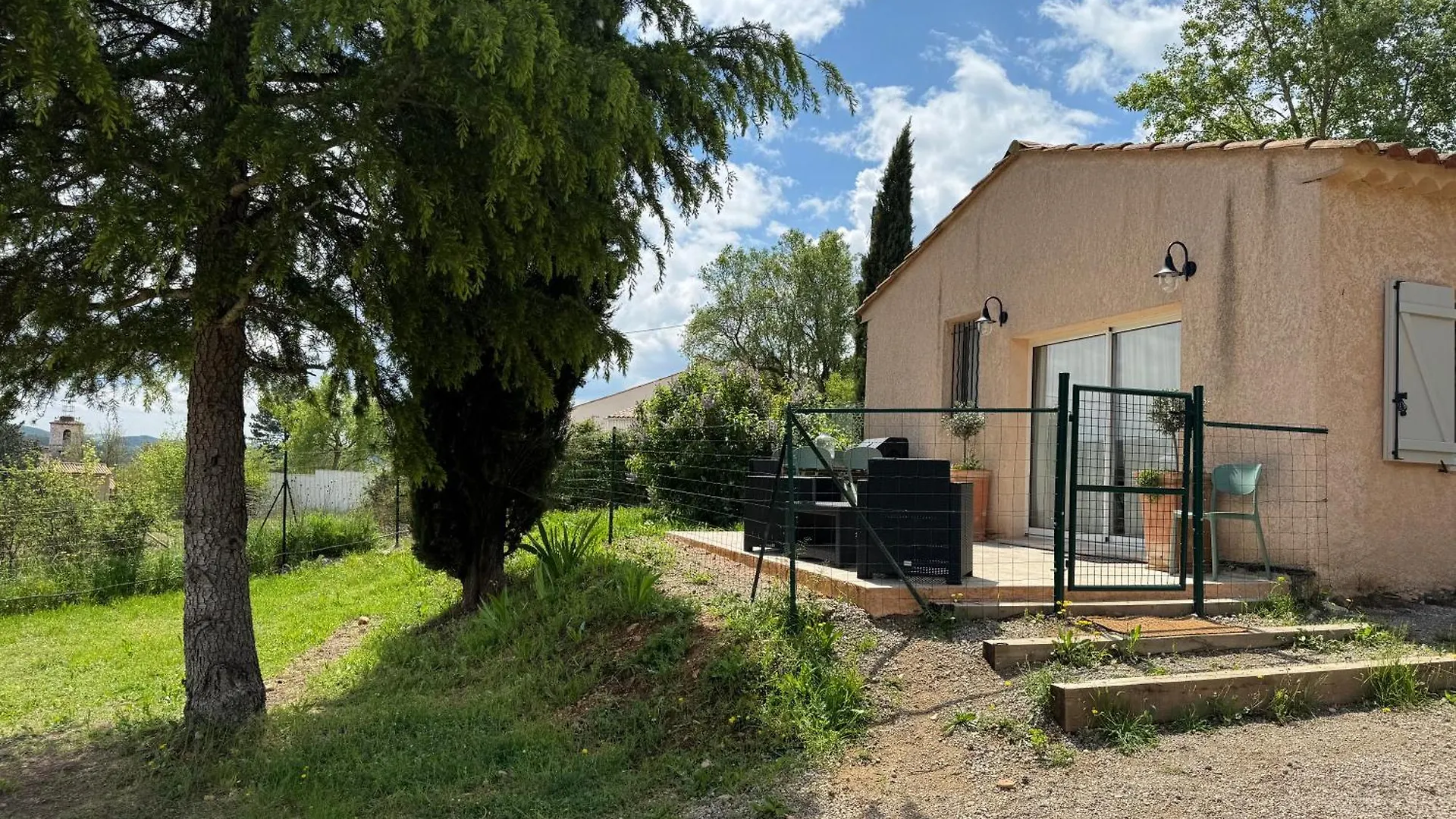 Maison De Campagne Quinson France